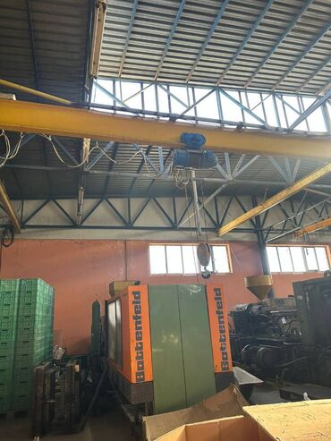 Anbar və emalatxanalar: Razində, Heydər Əliyev prospektinə yaxın əsas yoldan 250 metr — 8