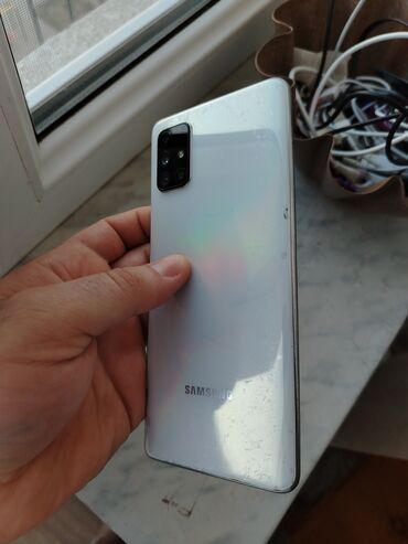 samsung telfonlari: Samsung Galaxy A71, 128 ГБ, цвет - Белый, Отпечаток пальца, Face ID