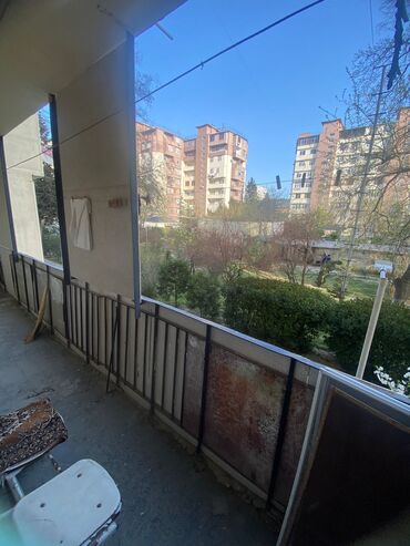 Köhnə tikili: Bakı, 8-ci kilometr, 5 otaqlı, Köhnə tikili, m. Neftçilər, 110 kv. m