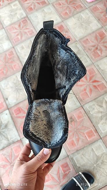 Botinkalar: Qış üçün isti iş çəkmələri - Material: qalın, möhkəm qara dəriyə — 8