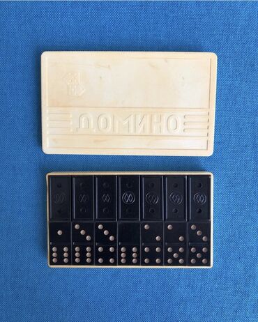 Digər əntiq əşyalar: Antik sovet dovrune aid dominolar 
30 manatdan bashlayir — 11