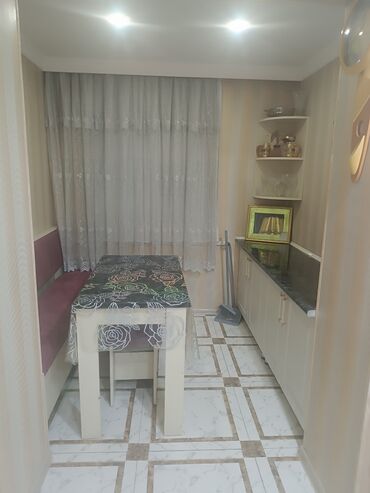 Uzunmüddətli kirayə mənzillər: Yol kenarinda Marshurut dayanacaginin arxasinda 3cu mertebede -da lalafo.az — 11 Uzunmüddətli kirayə mənzillər: Yol kenarinda Marshurut dayanacaginin arxasinda 3cu mertebede — 11