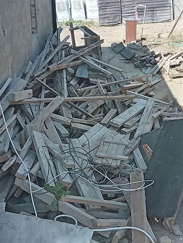 Пиломатериалы: Məhsul: Tikinti qalıqları – taxta şalban və lövhə parçaları Təsvir: - — 2
