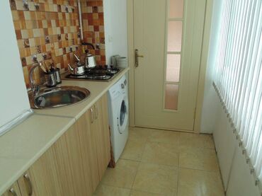 Uzunmüddətli kirayə mənzillər: İçərişəhər metrosuna 4 dəqiqə piyada məsafədə, Qubernator Bağının -da lalafo.az — 8 Uzunmüddətli kirayə mənzillər: İçərişəhər metrosuna 4 dəqiqə piyada məsafədə, Qubernator Bağının — 8