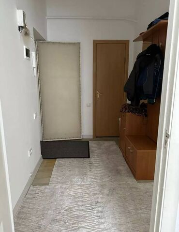 дама в бишкеке: 2 комнаты, 58 м², Сталинка, 1 этаж, Евроремонт