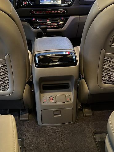 Kia: Kia Carnival: 2019 г., Минивэн — 2