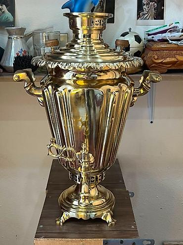 samovar 10 litre: Qədimi 100 illik samovar 8 litrden çox tutumu var.Vəziyyəti əla — 1