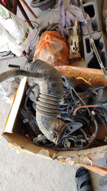 Digər avtomobil ehtiyat hissələri: Kia rio 2011-2015 sedan modelin istenilen hissesi var. Motor 1.4 — 12