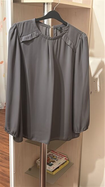 Digər qadın geyimləri: Hamisi Ideal veziyyetdedi. 42-44 olchu. Twist birinci l- 30 azn — 10