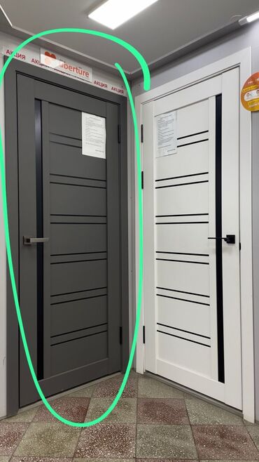 Межкомнатные двери: Межкомнатная дверь из сосны с горизонтальными вставками черного цвета at lalafo.kg — 10 Межкомнатные двери: Межкомнатная дверь из сосны с горизонтальными вставками черного цвета — 10