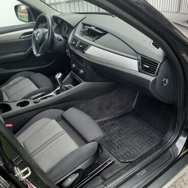 BMW: Bez dinara ulaganja. Vlasnik, registrovan, garažiran. Stanje fabričko — 14