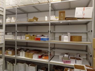 Rəf vitrinləri: Metaldan stelajlar (sifarişlə) Qiymət təxmini qoyulub bir metrə — 8