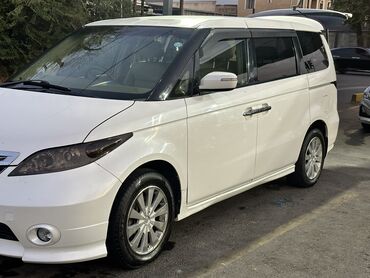 Легковой транспорт: Сдаю в аренду: Легковое авто, Частная аренда