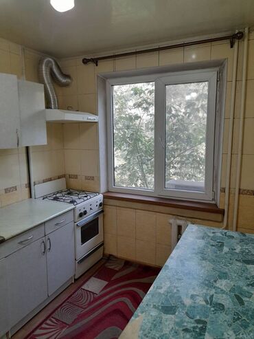 сдаю 1 комнатную квартиру молодая гвардия: 2 комнаты, 43 м², 104 серия, 4 этаж