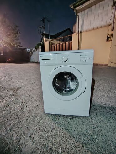 Ütülər və buxarlayıcılar: Paltaryuyan maşın Beko, 5 kq, Avtomat, Qurutmasız, Kredit yoxdur