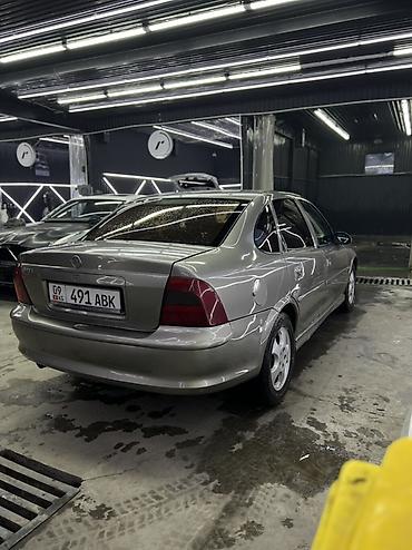 Opel: Opel Vectra: 1999 г., 1.8 л, Механика, Бензин, Седан — 8