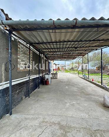 Продажа коттеджей и домов: 🏠Продается дом в селе Сокулук, от трассы 300 метров. 🟡Комнаты: 5 — 2