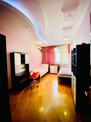 Uzunmüddətli kirayə mənzillər: Nərimanov metrosu yaxınlığında,18 mərtəbənin,15-ci mərtəbəsində,3 otaq — 2