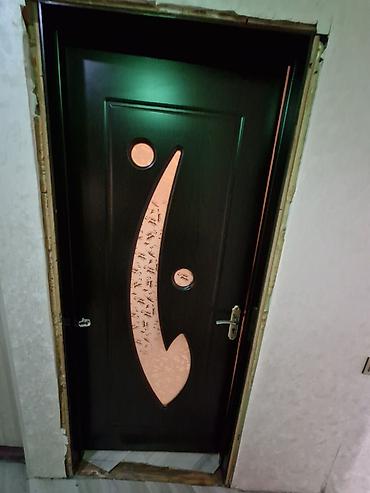 Daxili otaq qapısı – tünd palıd rəngində MDF/laminat örtüklü