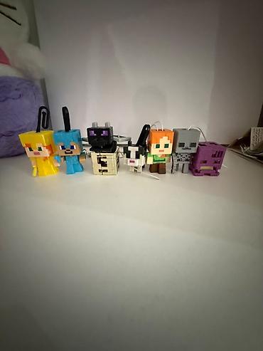 Брелоктор: Коллекция мини-фигурок-брелоков в стиле Minecraft. kinder joi В — 1