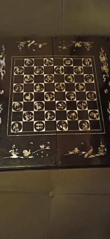 Qədim tikiş maşınları: Məhsul: Singer mexaniki tikiş maşını (antik model) Xüsusiyyətlər: - — 1