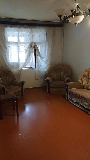 ev kirayesi: Kirayə mənzil – 3 otaq - Plan: dəhliz, 2 ayrı otaq, mətbəx, sanitar — 5