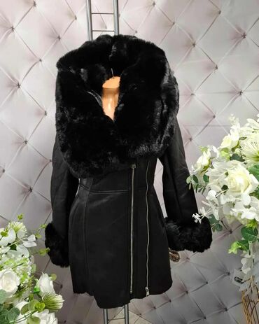 Krzneni kaputi: Sa postavom, bоја - Crna — 4