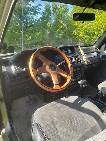 x5 sukan: Mitsubishi Pajero: 2.5 l | 1993 il 25 km Ofrouder/SUV — 1