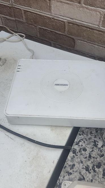 dvr hikvision: HP N246V modeli monitor və Hikvision brendinin nəzarət kamera sistemi — 2
