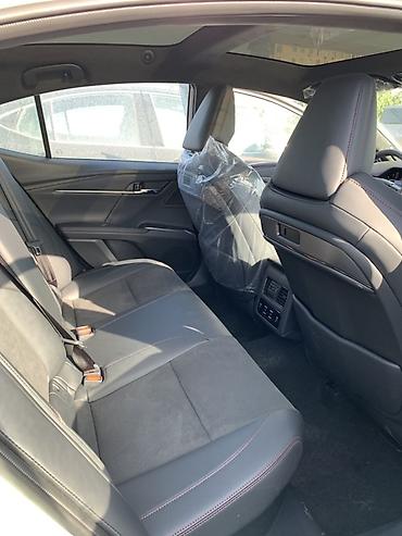 гакаён машина: Toyota Camry: 2026 г., Седан — 4