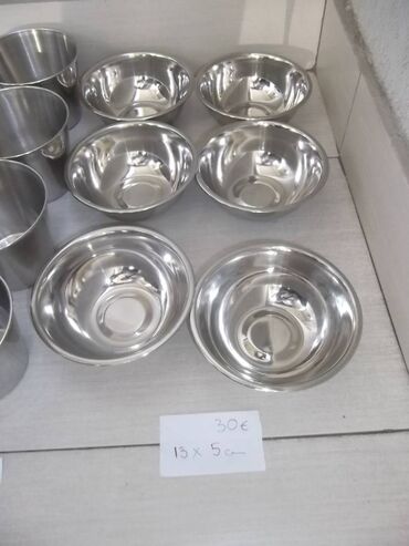 Ostali medicinski proizvodi: Patene inox posudice 
Kao sa slika
Ne odgovaram na SMS — 17