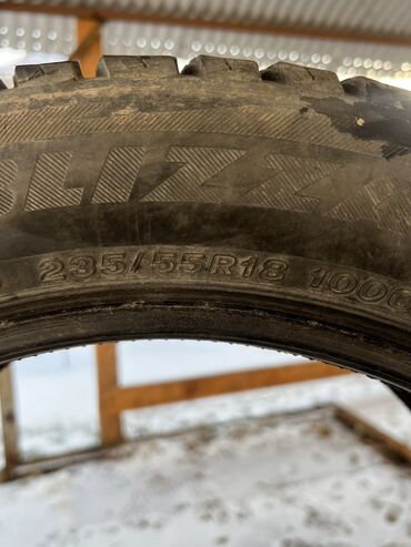 Шины: Шины 235 / 55 / R 18, Зима, Б/у, Комплект, Легковые, Япония, Bridgestone