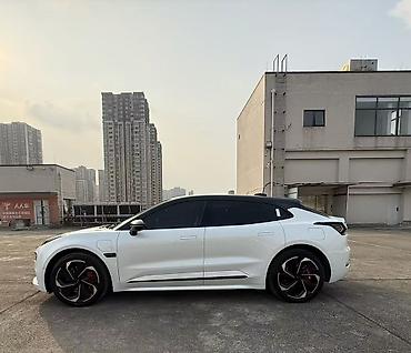 Zeekr: Zeekr 001: | 2022 г. Кроссовер — 2