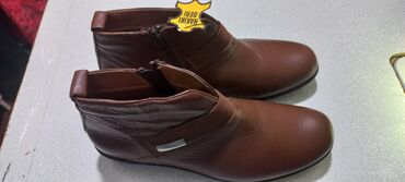 сапоги мужские бу: Новые женские ботинки,турция,40 размер,кожа.3000сом