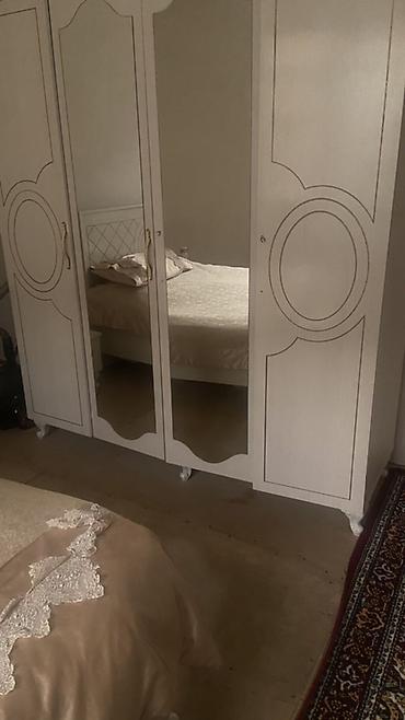 mebel shkaf: Yataq otağı mebel dəsti Tərkib: - Üç qapılı şkaf: orta qapıda tam boy — 2