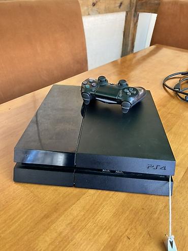 ps5 киргизия: PlayStation 4 (оригинальная «fat» версия) с геймпадом DualShock 4 — 1