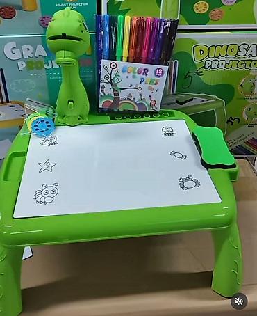 serpice za decu igracke: Dečiji set za crtanje sa projektorom „Dinosaur“ - Stočić za crtanje — 1