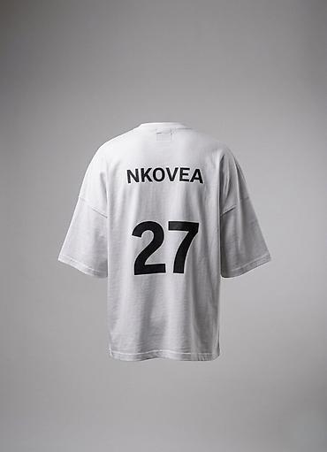 buraxılış paltarları b: Ağ rəngli unisex futbolka - Ön hissə: sol döşdə Adidas loqosu, sağ — 1