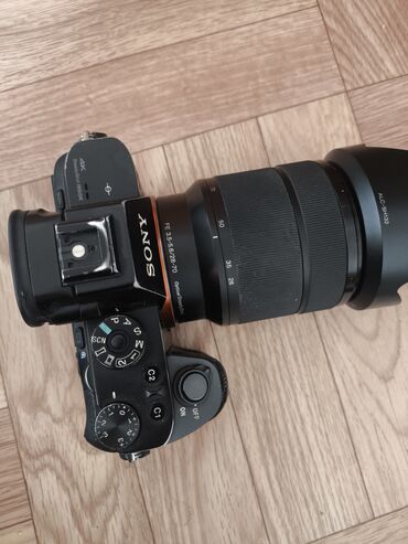 Фотоаппараты: Продаю Sony A7 R2 объектив 28-70 батарейка 2 зарядка сумку Обмен тоже