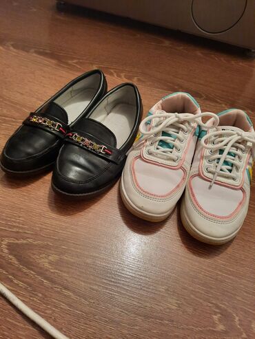 обмен вещами: Обувь для девочек б/у но состояние отлиное мытые пару раз одевали обе