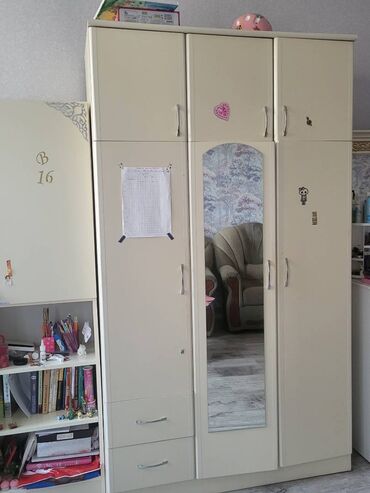 ikinci əl uşaq mebeli: Oğlan və qız üçün, İşlənmiş, Dolab