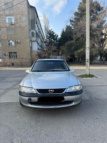 renault azerbaijan kredit: Opel Vectra: 1.8 l | 1997 il 256000 km Sedan