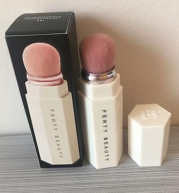 косметички: Кисть Fenty Beauty by Rihanna Portable Contour & Concealer Brush — 1