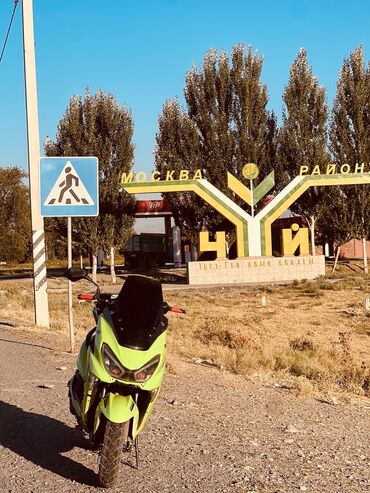 скутер бензиновый: Макси-скутер M8, 175 куб. см, Бензин, Б/у