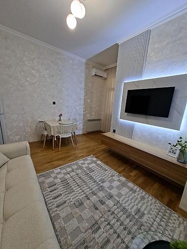 keşlə kirayə: 2-3 tələbə qız vəya 1 nəfər qala bilər. Evdə yaşayış olmayıb. Bütün — 2