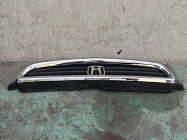 Решетки радиатора: Решетка радиатора Honda 1996 г., Б/у, Оригинал — 8