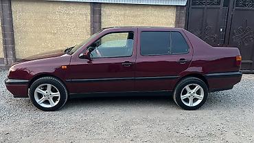 Volkswagen: Volkswagen Vento: 1995 г., 1.8 л, Механика, Газ, Седан — 1