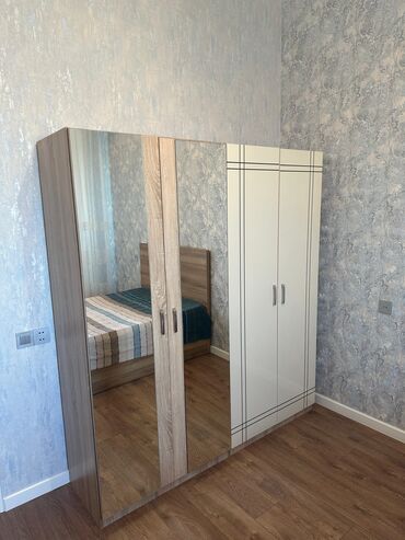 Komodlar: Düz dolab, Dolab-asılqan