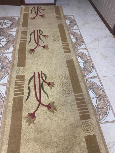 Ev üçün digər mallar: Xalca dekorativ. 2 eded, seliqeli islenilib. Sokuku cirilan yeri — 4