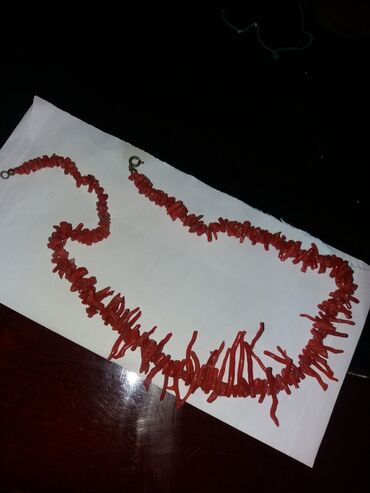 srebrni nakit kompleti: Ogrlica od crvenih korala. dužina 50 cm